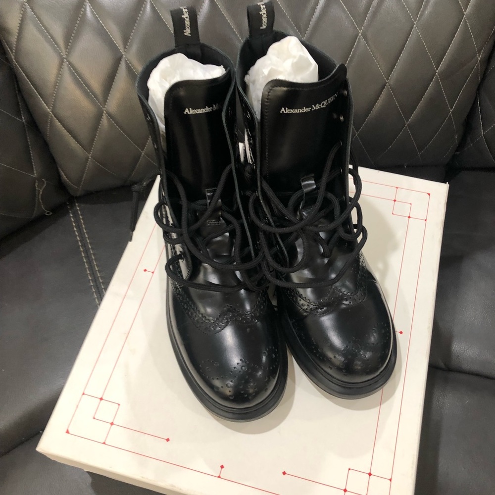 Alexander Mcqueen